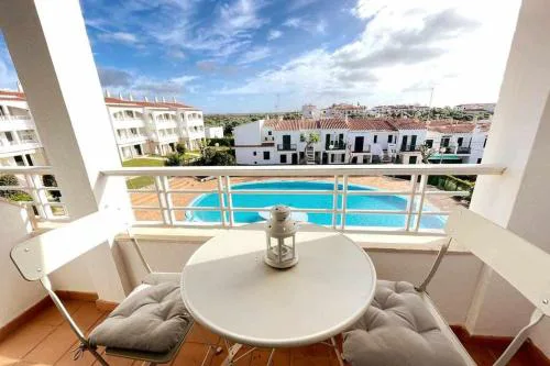 Santandria -Apartamento con piscina junto la playa
