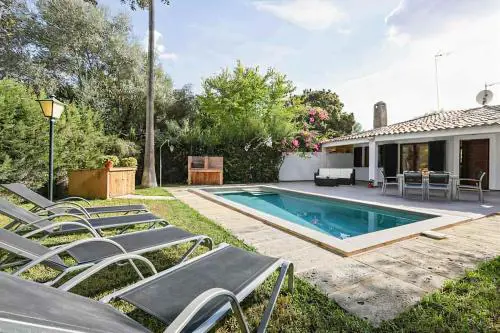 Charming Casa Pequeña in Tranquil Residential Area
