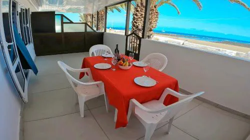 Apartamento Tierra, Primera línea Mar