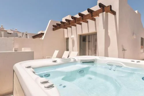 Bentor 3-1 PENTHOUSE JACUZZI POOL VIEW 3B