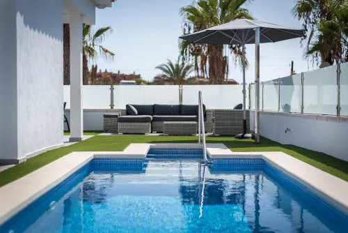 Luxurious 5* VILLA - 300M2 - private HEATED pool - garage - WiFi