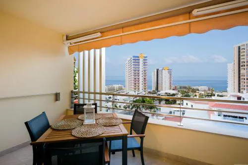 422 Quiet, beautiful flat with sea view