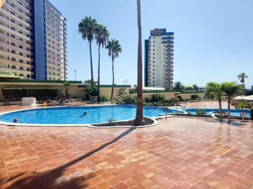 Club Paraiso by HelloApartments