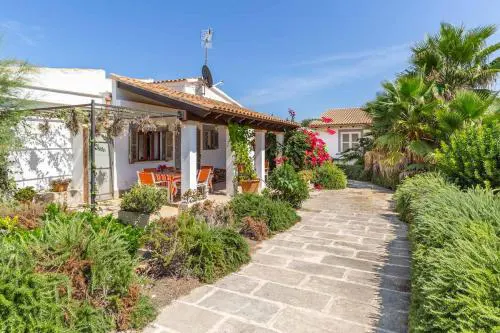 Cottage 50 m From the Beach Up to 4 Guests