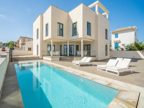 Son Serra Paradise, Beachfront Villa