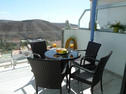 Holiday home with great views and Pool