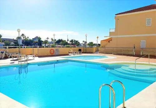 Your Happy Place in Arguineguin, Swimmingpool and Seaviews