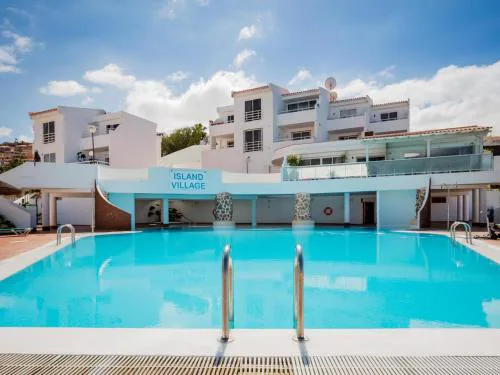 2 Island Village with Wi fi and Pool
