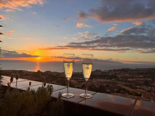 Apartamento con piscina climatizada y vistas