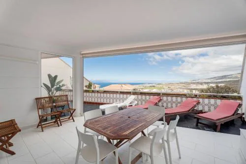 Apartment 3 Bedrooms Heated Pool
