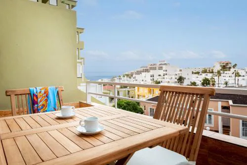 Fantastic Orlando apartment with sea view and pool