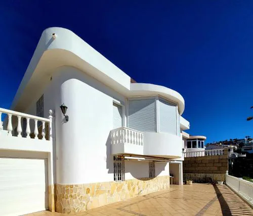 Ferienhaus El Musgo mit Meerblick und Pool