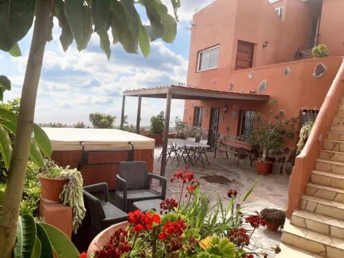 House with view and jacuzzi in Adeje