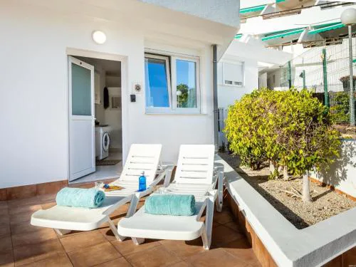 K1. Cozy Las Flores with Pool