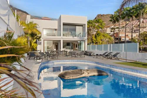 KARAT Villa Esmeralda