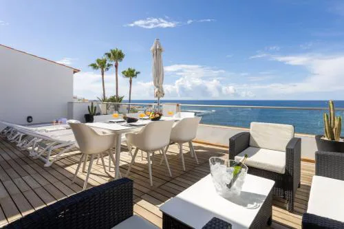 Luxury Penthouse with Sea Views and Terrace La Caleta