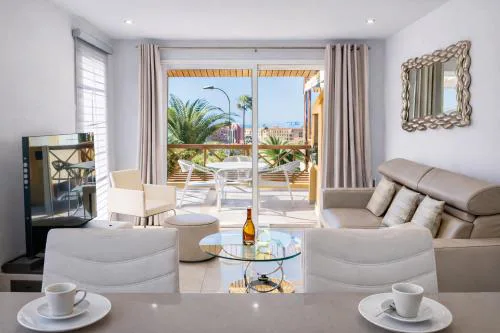 Mango La Caleta Hideaway