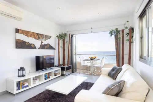 Modern Apartment with Sea Views and Terrace La Caleta