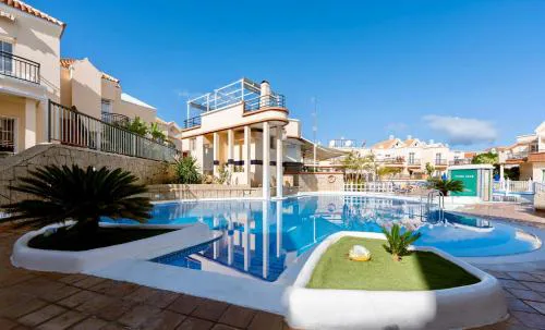 Park Beach & Pool
