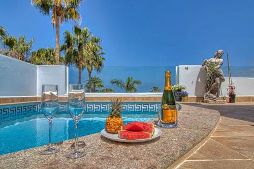 Stella Mare - ocean view villa with private heated pool