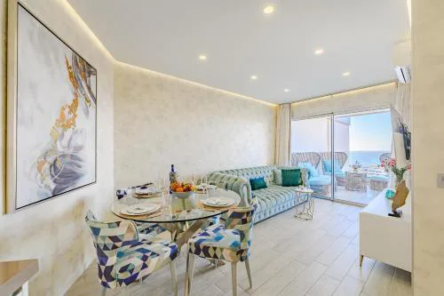 Sunset Bliss Penthouse with airco & heated pool