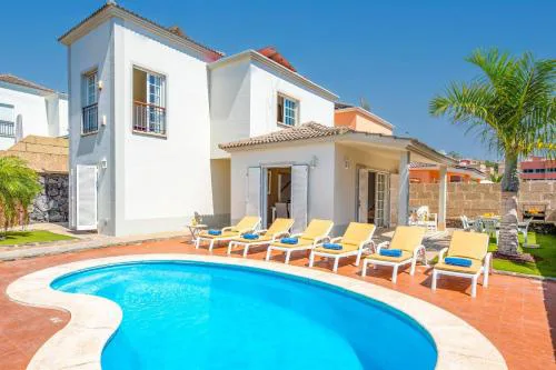 Villa Atenas by Villa Plus