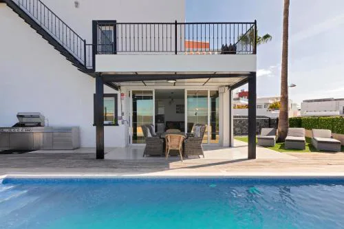 Villa Callao Salvaje 3BR with Heated Pool Outdoor Kitchen & Gas BBQ Stunning Views