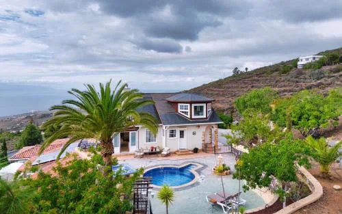 Villa Carlitos by Villas Vista Gomera