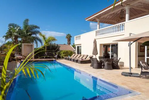 Villa Diora
