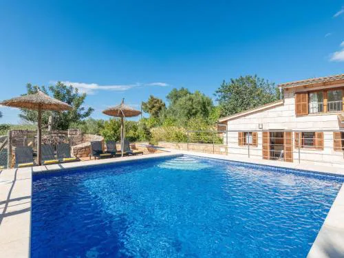Holiday Home Das Beste von Alcudia- privater Pool- BBQ- einladender Garten by Interhome