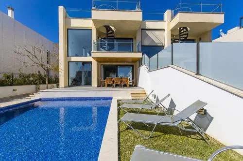 Villa Aqua