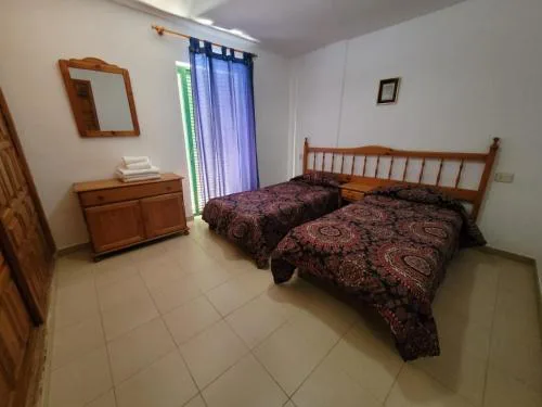1 Bed Apartment - Sleeps 2 - Pool - Parking