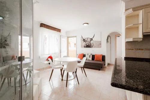 2 bedroom apartment with a pool
