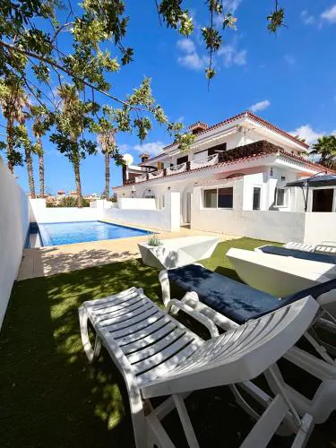 Apartment in villa - RELAXING POOL-FRONT, PRIVATE TERRACE & POOL ACCESS, SOUTH TENERIFE