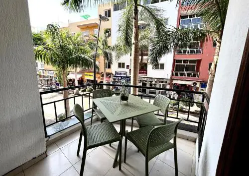 Beautiful, 2 double bedrooms apartment in Central Los Cristianos, 3 mins from the beach