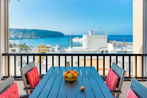 Cosy apartment with sea view en el centro Los Cristianos