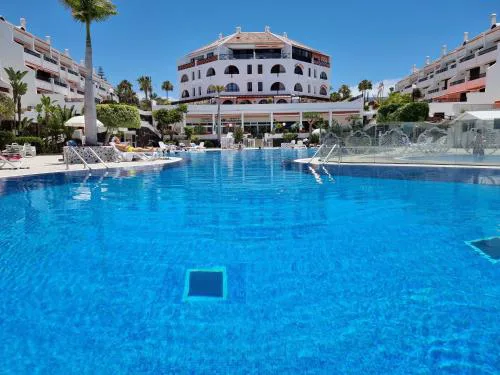 Ground floor apartment Casa Pico, Parque Santiago 1, heated pool, 100 m to sea and beach, wifi