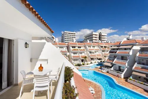 Home2Book Sunny Poolside Apt in Las Floritas