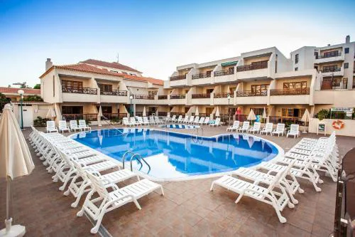 Spectacular Renovated Apartment, 5 min to Camison Beach, with AirCon