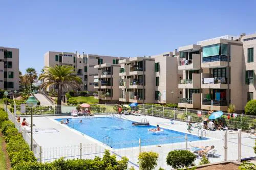 Three spacious apartments 150m from the Las Americas promenade