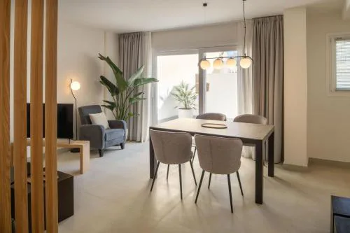 Flora - Panasco Suites