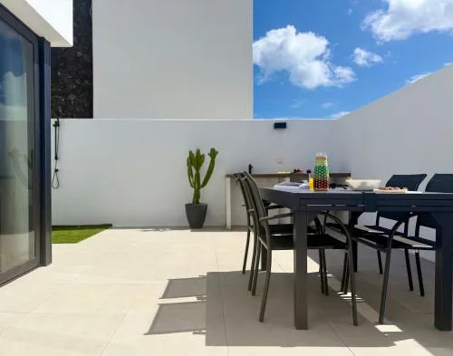 Canaryislandshost l Almar de Arrieta