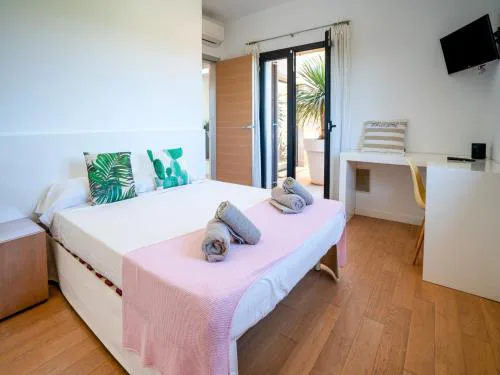 Sa Canoveta with Designer Kitchen