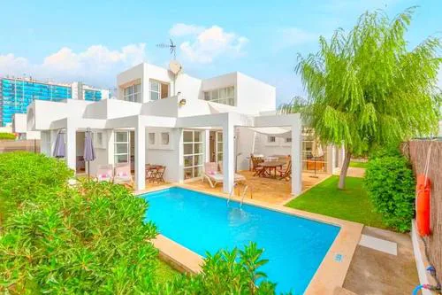 Familienfreundliches charmantes Ferienhaus mit Grill, Terrasse und Garten