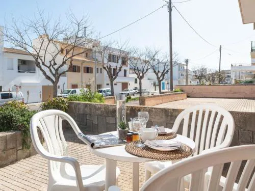 Holiday Home Gemütliches Stadthaus am Strand- 100 m vom Strand von Can Picafort entfernt by Interhome