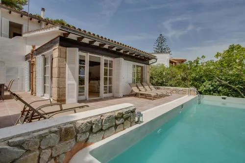 Villa Cala Padri Seafront home