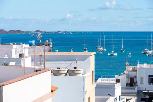 Cozy Studio for Solo Traveller or Young Couple with Stunning View to the Ocean