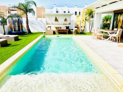 El Palmeral - Exlusive Villa with Private, Heated Pool in Corralejo