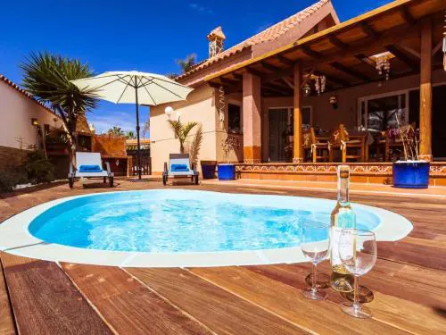 Holiday Home Strandnahes Ferienhaus Hibiscus mit privatem Pool by Interhome