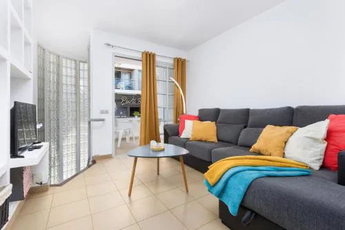 Home2Book Cozy Duplex Steps from the Ocean